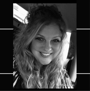 Meet your Posher, Carrie